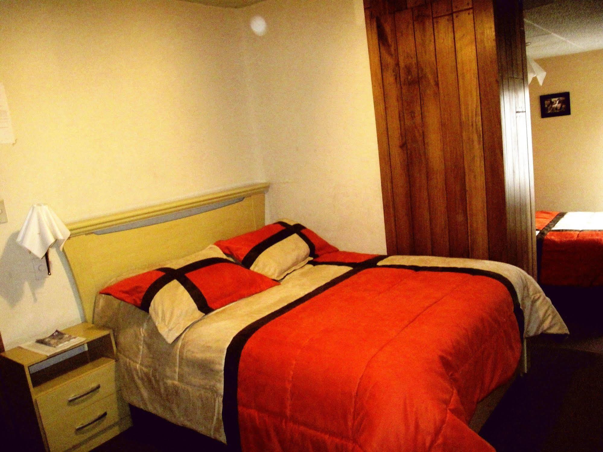 Aqua Hostal Mabel كوينكا المظهر الخارجي الصورة